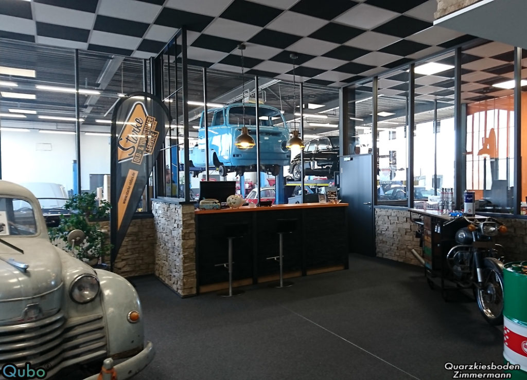 Werkstatt mit Steinteppich