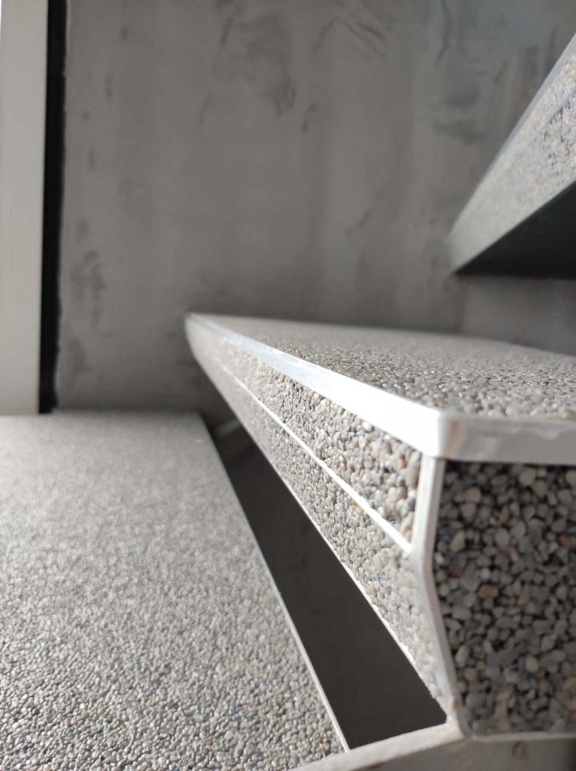 Mit Steinteppich Treppe Sanieren & Renovieren Quarzkiesboden Zimmermann