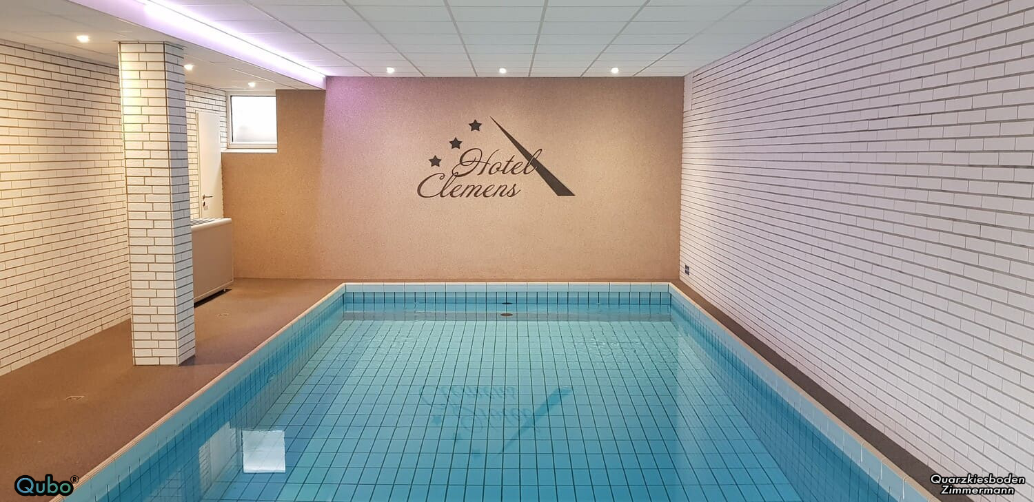Steinteppich Schwimmbad